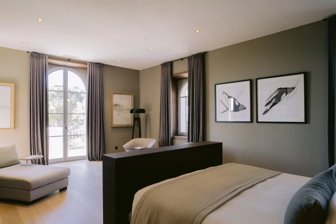1673022250-Louise bedroom 4.webp